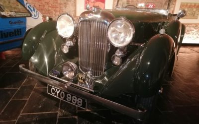 Arrivée d’une Lagonda de 1936